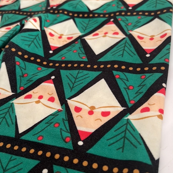 LulaRoe Christmas Geometric SANTA CLAUS Print LEGGINGS *One Size* - Picture 3 of 6